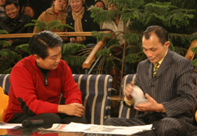 天才,仅仅是看了几次,他就能学会出老千的方法,杨红光看他如此有天赋