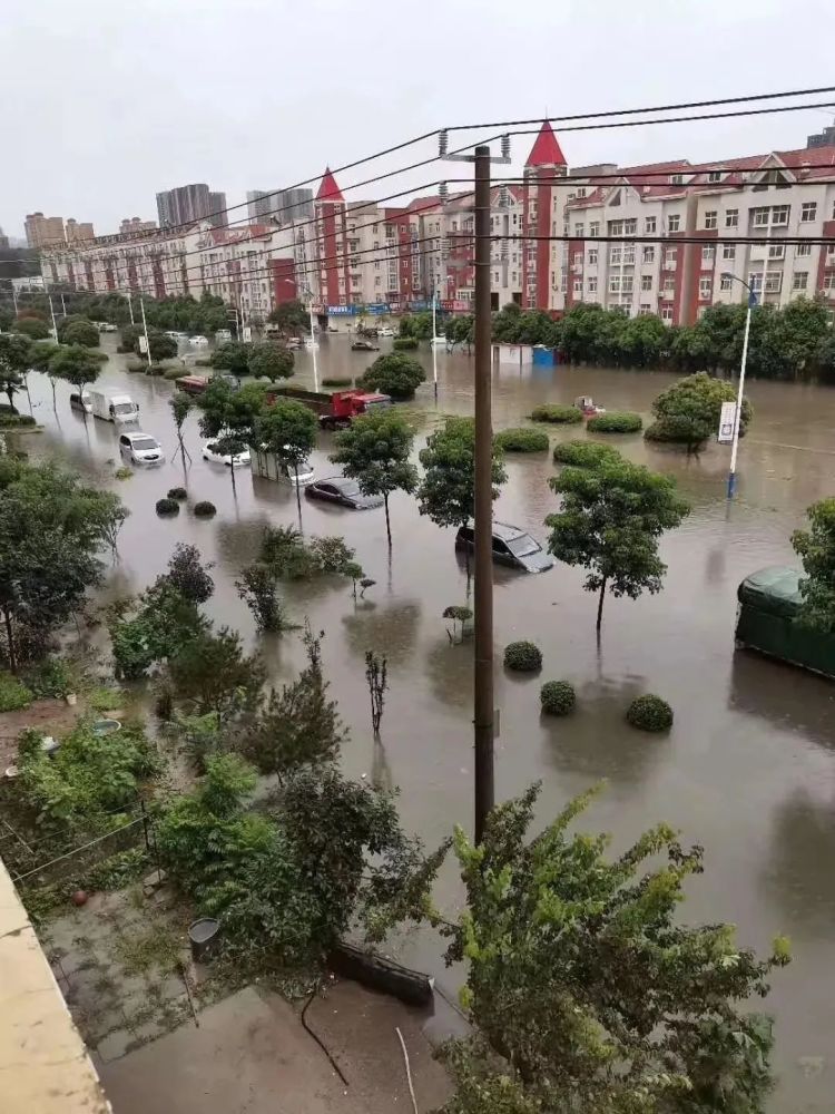 暴雨过后,河南多地成"水城"!