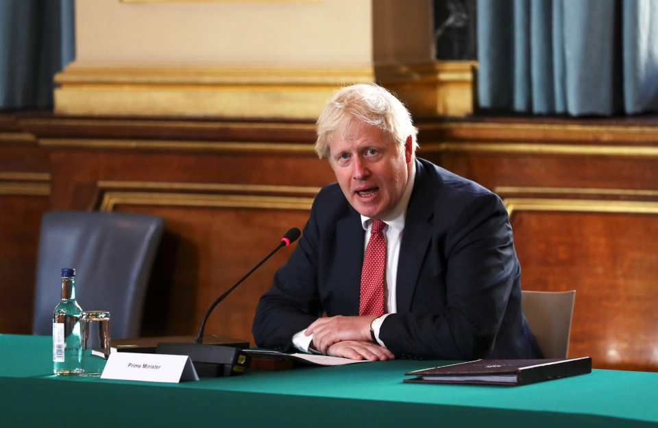 鲍里斯·约翰逊|英首相康复以来 首次召集内阁现场会议 现场无一人戴口罩