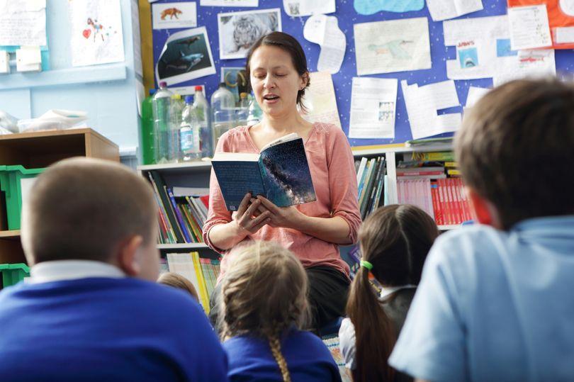 鲍里斯·约翰逊|英首相康复以来 首次召集内阁现场会议 现场无一人戴口罩