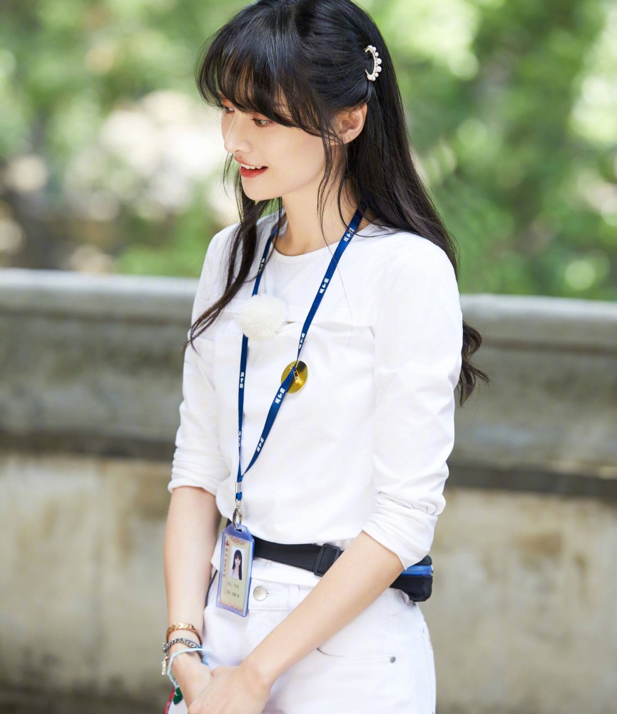 郑爽|郑爽发文：天气热得我想哭，我们的地球是不是发烧了。网友的评论太暖了