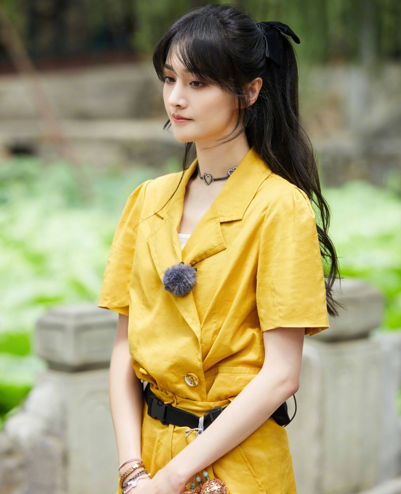 郑爽|郑爽发文：天气热得我想哭，我们的地球是不是发烧了。网友的评论太暖了