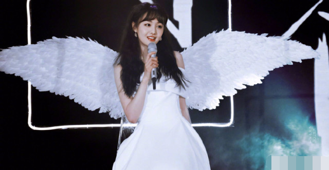 郑爽|郑爽发文表示自己想哭，不知道该去哪，语气委屈惹人心疼