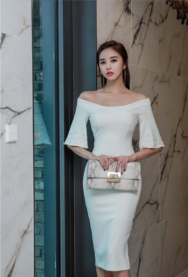 金巧儿纯白甜心兔兔连衣裙,白雪公主般美艳