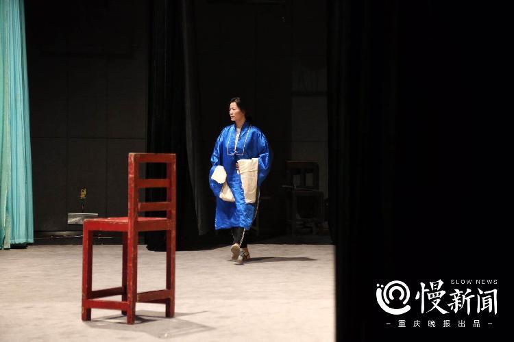 何漫清|漂亮老旦何漫清：丑小鸭变白天鹅 在观众掌声中热血沸腾