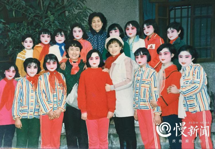 何漫清|漂亮老旦何漫清：丑小鸭变白天鹅 在观众掌声中热血沸腾