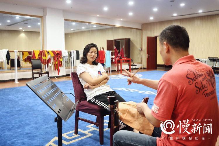 何漫清|漂亮老旦何漫清：丑小鸭变白天鹅 在观众掌声中热血沸腾