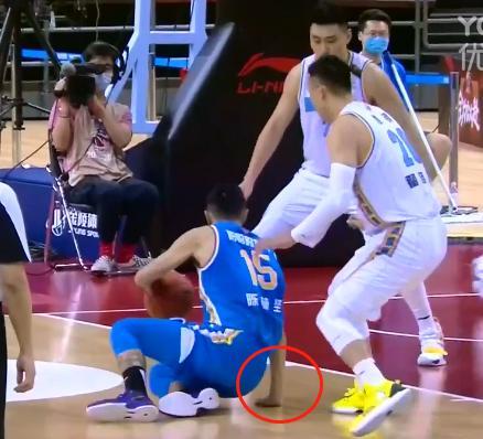 北京|北京10连胜！福建2人缺战1将伤退，林书豪打7分钟 骑了35分钟单车