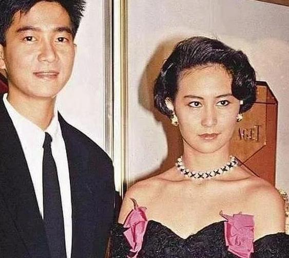 何超琼|已为人妇的何超琼，为何宁可违抗赌王，也要与英皇少爷打得火热？