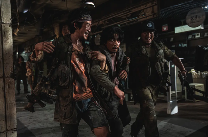 釜山行2|评分5.9，观众大喊退票，《釜山行2》不如前作，问题到底出在哪？