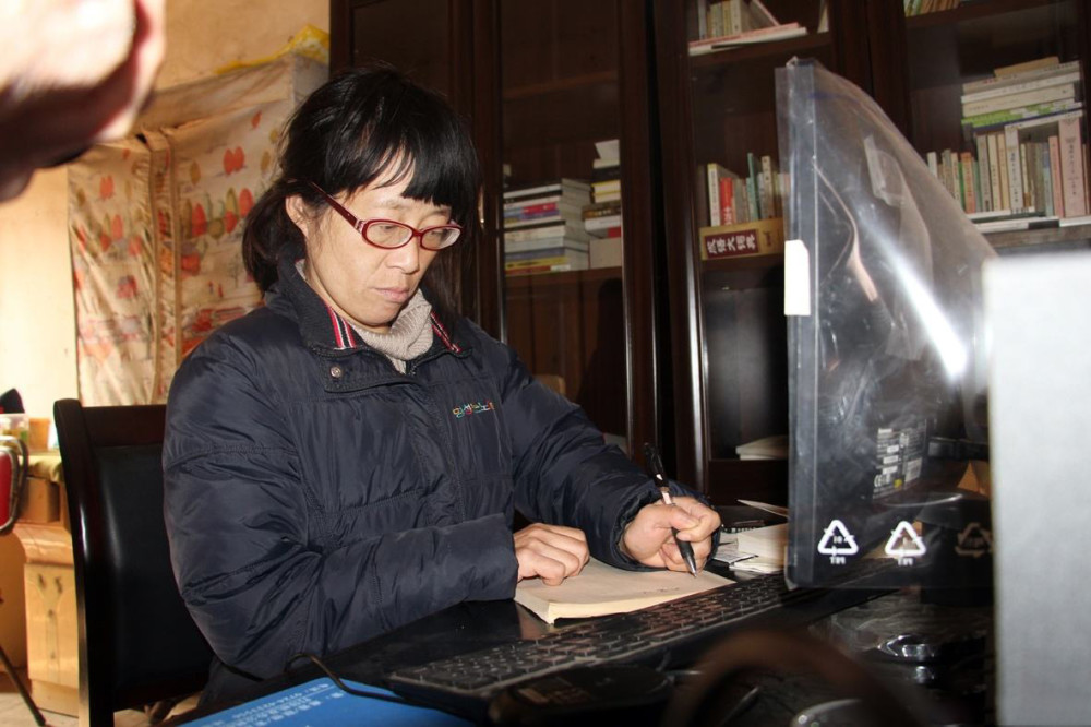 余秀华|她身残志坚靠写“黄”诗出名，网友称没眼看，专家称完全没有艺术高度