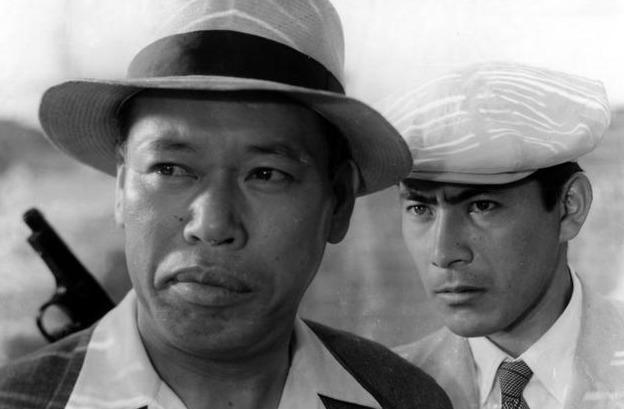 1905年在日本兵库县出生,1943年在黑泽明导演的第一部作品〈姿三四郎