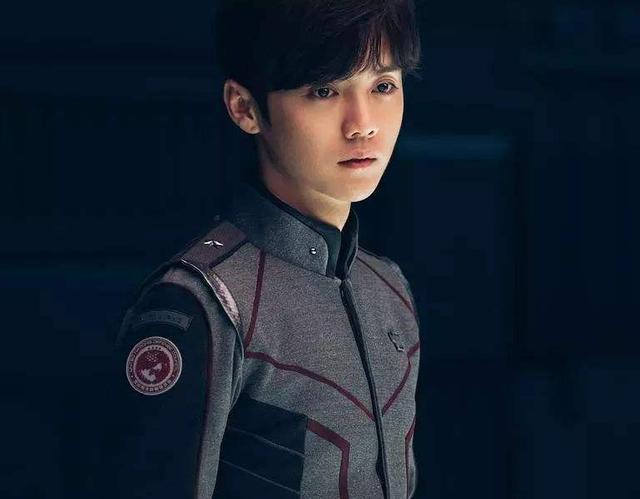 鹿晗|《穿越火线》后来居上，日播量破7000万，鹿晗算成功翻身吗？