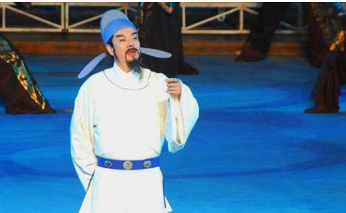 李白|李白一年挥霍30万两银子，杜甫家里揭不开锅，他为啥不拉杜甫一把