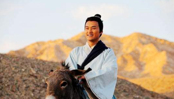 李白|李白一年挥霍30万两银子，杜甫家里揭不开锅，他为啥不拉杜甫一把