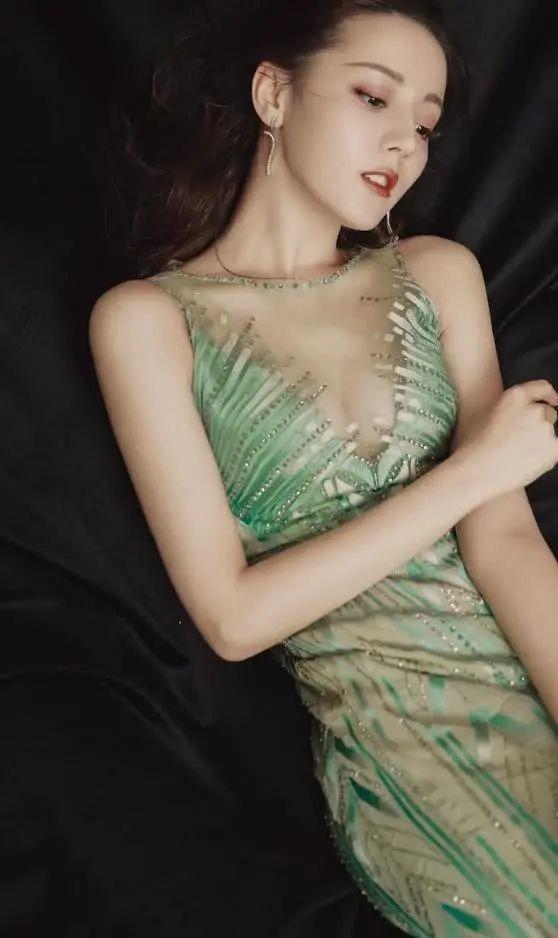 迪丽热巴|5位新疆女星：丫丫仅排第四，热巴屈居第二，她凭什么是第一？