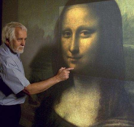 蒙娜丽莎|《蒙娜丽莎》为何感觉一直在微笑？倒过来看，你就不会这样认为了