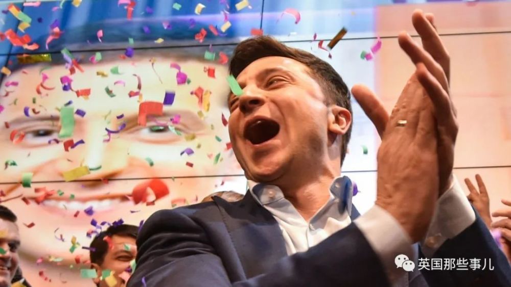 乌克兰_社会|乌克兰魔幻公交劫案：匪徒让总统录个诡异小视频就放人，总统居然照做了！