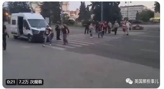 乌克兰_社会|乌克兰魔幻公交劫案：匪徒让总统录个诡异小视频就放人，总统居然照做了！