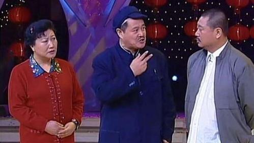 王小利|王小利儿子曝父亲演戏12年0片酬，和赵本山范伟当年恩怨如出一辙