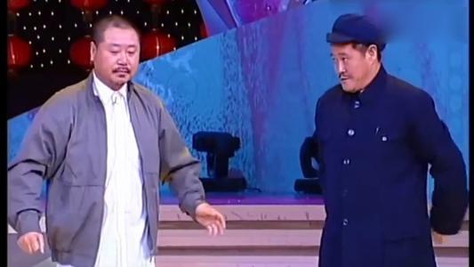 王小利|王小利儿子曝父亲演戏12年0片酬，和赵本山范伟当年恩怨如出一辙