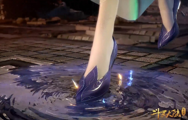 斗罗大陆:本以为阿银的"水晶袜"很美,看到叶泠泠,漫迷:心动了!
