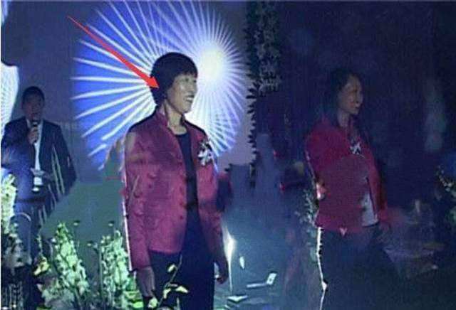 赵本山|1991年，成名后的赵本山决定离婚，他的乡下妻子当场提了一个要求