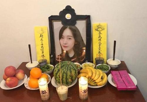 朱晓东|艺人朱晓东掐死爱妻藏尸雪柜，105天后自首，其母：女方活该