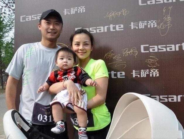 高雷雷现在的妻子是知名歌星马郁,她的代表作就是那首《下辈子如果我