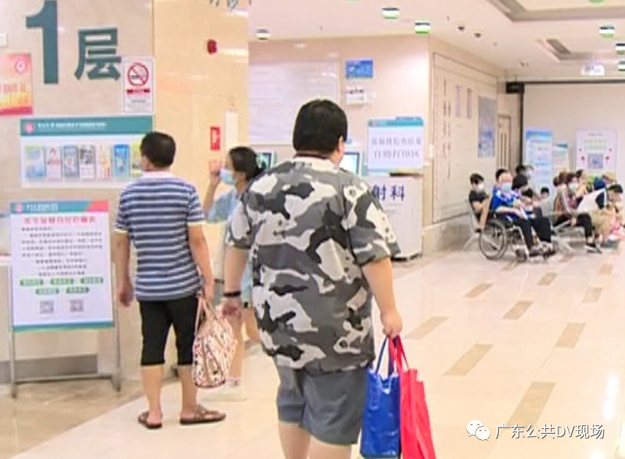 暴饮暴食|小伙暴饮暴食却瘦了八十多斤，他说再也不敢了！