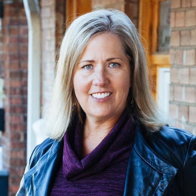 詹姆斯·肖尔|美国邪教大师骗信众在90度蒸汽中煮死，入狱1年他又出来讲成功学