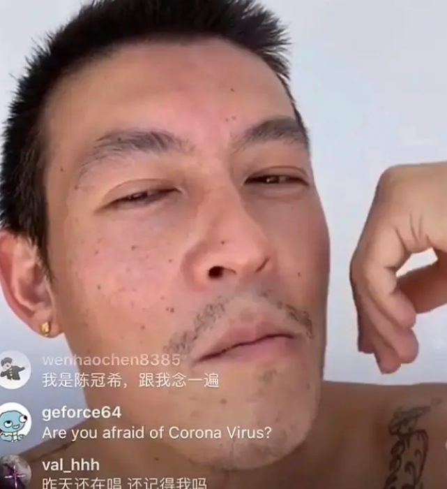 陈冠希|陈冠希晒女儿新画作，Alaia扎冲天辫头发凌乱，爸爸以女儿为傲