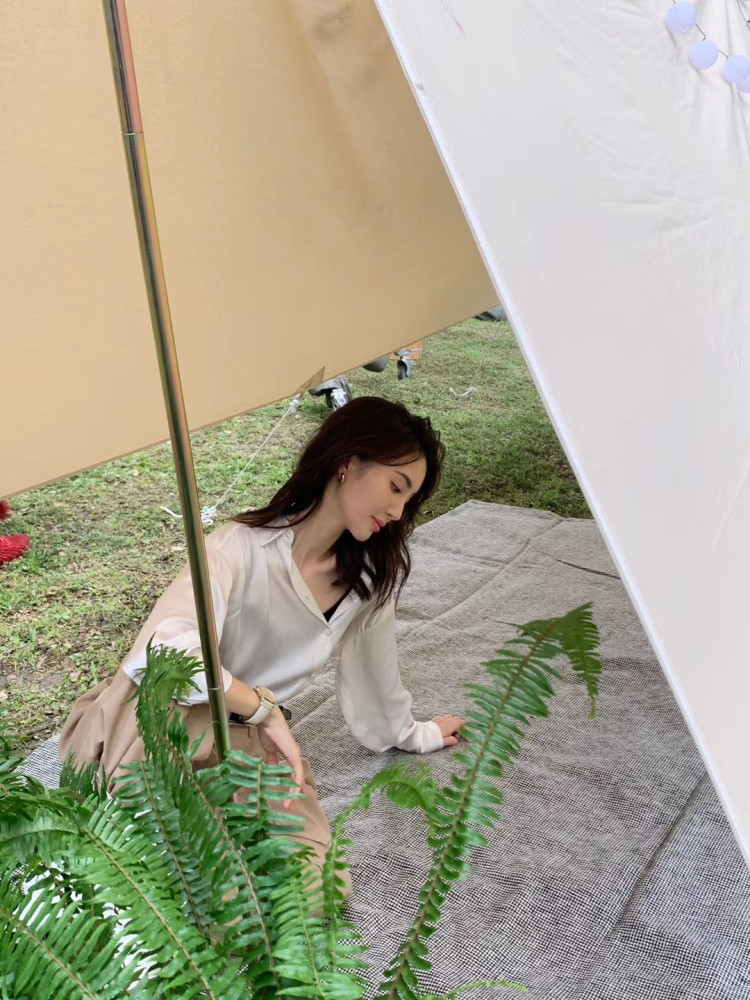 金晨|她在娱乐圈的发展不错，为什么总有人说她拿恋情博热度