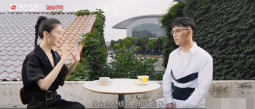 金晨|她在娱乐圈的发展不错，为什么总有人说她拿恋情博热度