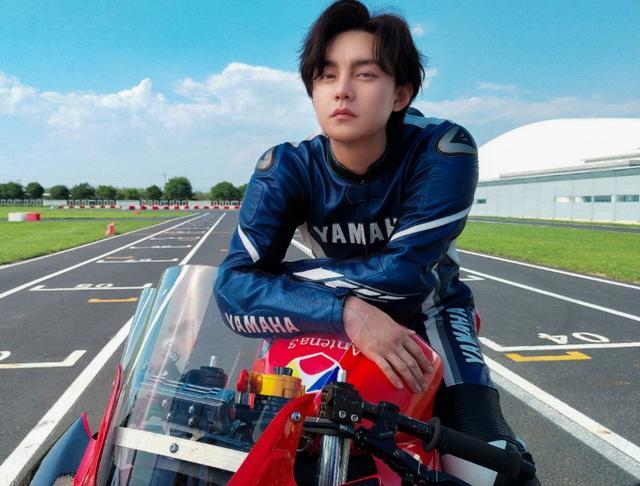 尹正|尹正：从袁华到商细蕊，这个自带BGM的男人，到底还有多少可能？