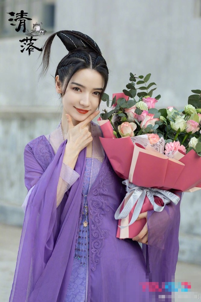 迪丽热巴|代斯新剧要播出，剧中的她妩媚动人，特别是紫衣的她不输迪丽热巴