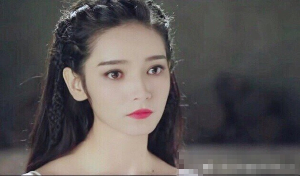 迪丽热巴|代斯新剧要播出，剧中的她妩媚动人，特别是紫衣的她不输迪丽热巴