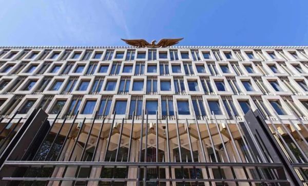 外交豁免权|撞死英国青年的美外交官妻子逮捕有望？英美取消其外交豁免权