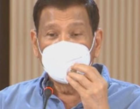 罗德里戈·杜特尔特|杜特尔特：汽油柴油可给口罩消毒，卫生高官急纠错：他开玩笑呢