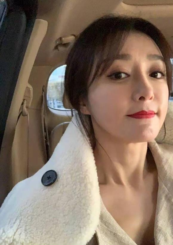 秦岚素颜被"曝光",整张脸居然都是疤痕?简直打脸半个娱乐圈