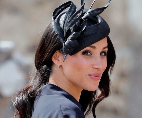 戴安娜王妃|梅根野心勃勃，离开王室是想成为第二个戴安娜，哈里如今艰难度日