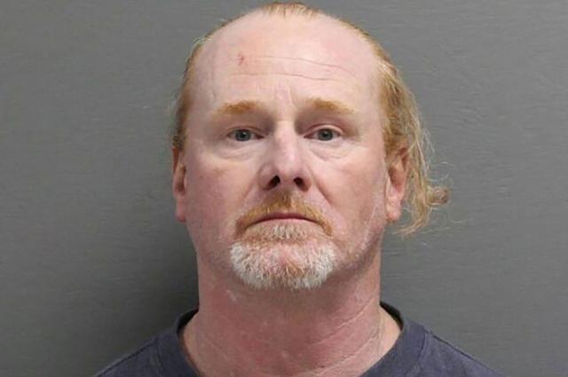 大瀑布论坛报|51岁美国男子被控60项侵犯儿童罪轻判一年，17岁受害者非要嫁给他