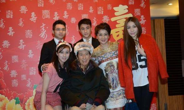 梁安琪|赌王葬礼梁安琪最憔悴，人从穿上衣服就要开始做戏，真爱还是戏精