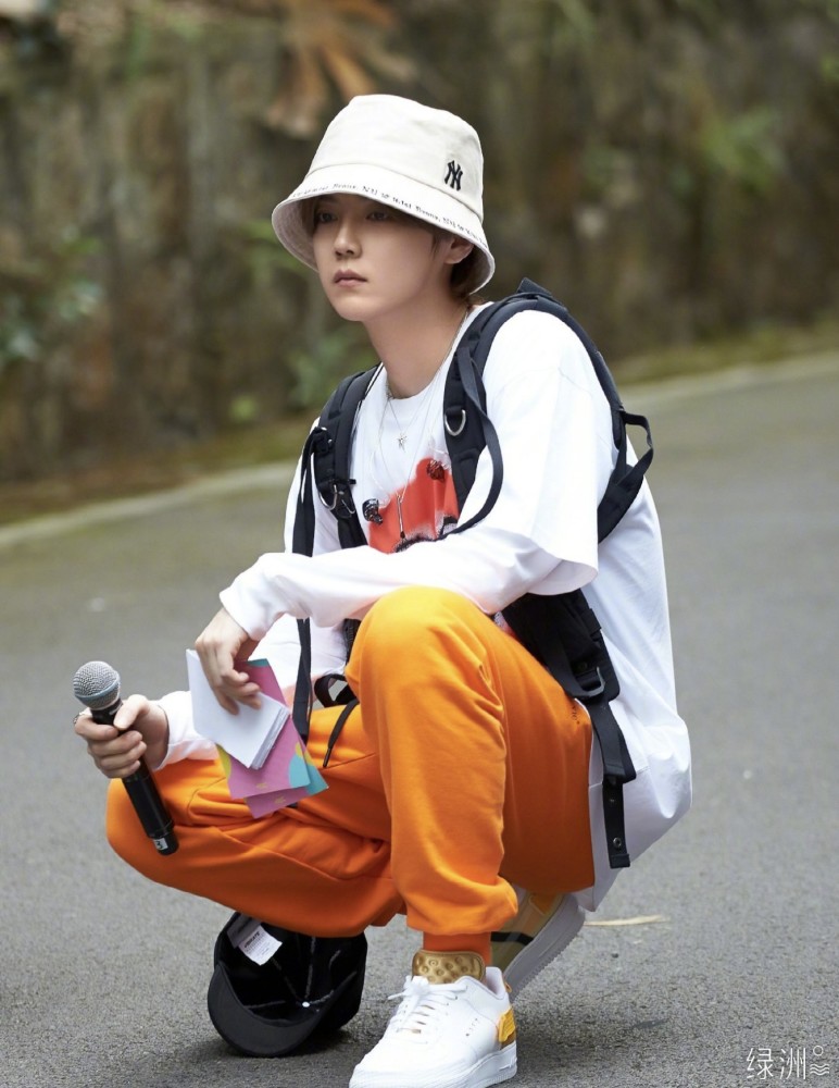 鹿晗|30岁的鹿晗终于开窍，放下颜值走上演技派道路，回归正轨的他真帅