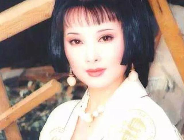 袁立|“杜小月”袁立：27岁一夜成名，却两次闪婚闪离，真性情却被诟病