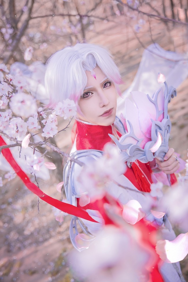 《王者荣耀》诸葛亮武陵仙君cosplay,花开十里不多,红颜一人正好