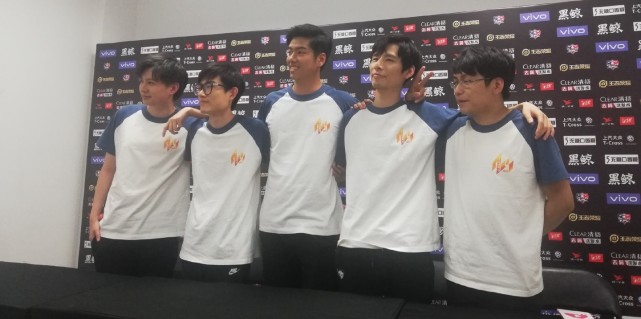 寒夜喷九尾比赛划水，反被粉丝开团不懂比赛