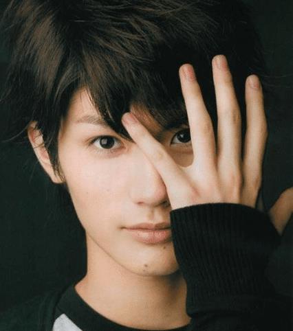 三浦春马4年前曾想退圈 遭 吸血 母亲反对 太爱财逼死儿子 腾讯新闻