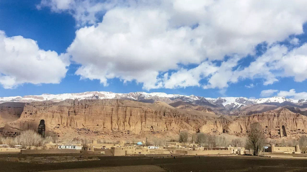 马尔丹|犍陀罗地区发生“暴力毁佛”，1700年佛像成为石碴