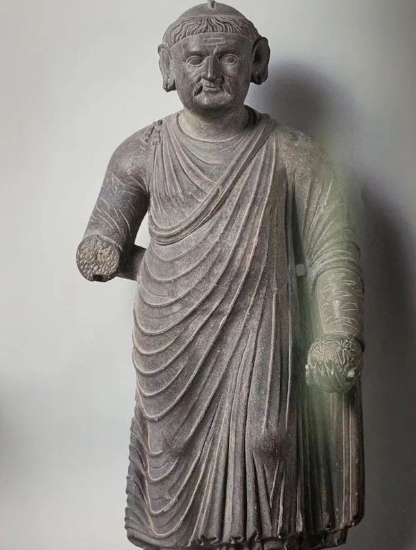 马尔丹|犍陀罗地区发生“暴力毁佛”，1700年佛像成为石碴